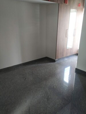 Room in 2 BHK Apartment at Bommanahalli – for Rent