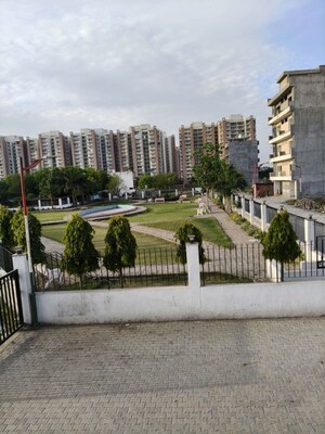  Plot For Sale in Sainik Colony