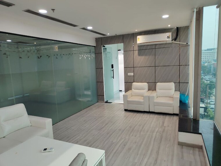 Bathroom, sector 63 Commercial Office Space 1550 Sq.Ft. In Sector 63 Noida 10394421
