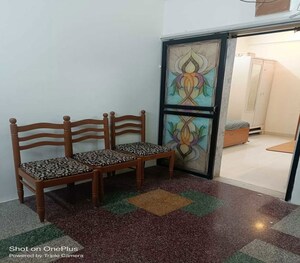 Bedroom in 1 BHK Apartment at Dadar East – for Rent