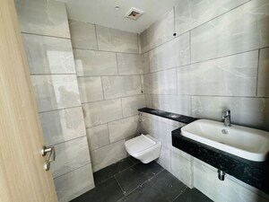 Bathroom in 4 BHK Apartment at Rustomjee Crown, Prabhadevi – for Sale