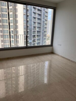 Bedroom in 6 BHK Apartment at Oberoi Realty Esquire, Goregaon East – for Sale