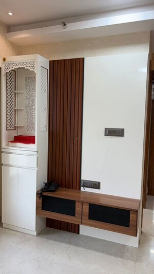 Room in 1.5 BHK Apartment at Dosti West County, Balkum Pada – for Sale