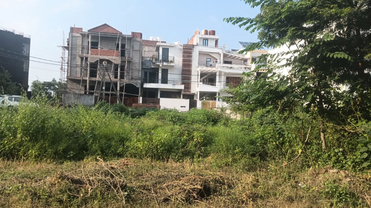 Plot For Sale in Maulviganj
