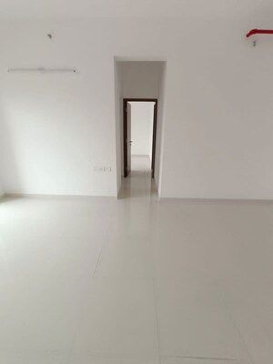 Room in 3 BHK Apartment at Runwal The Central Park, Chinchwad – for Rent