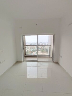 Room in 3 BHK Apartment at Runwal The Central Park, Chinchwad – for Rent
