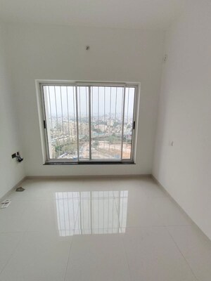 Room in 3 BHK Apartment at Runwal The Central Park, Chinchwad – for Rent