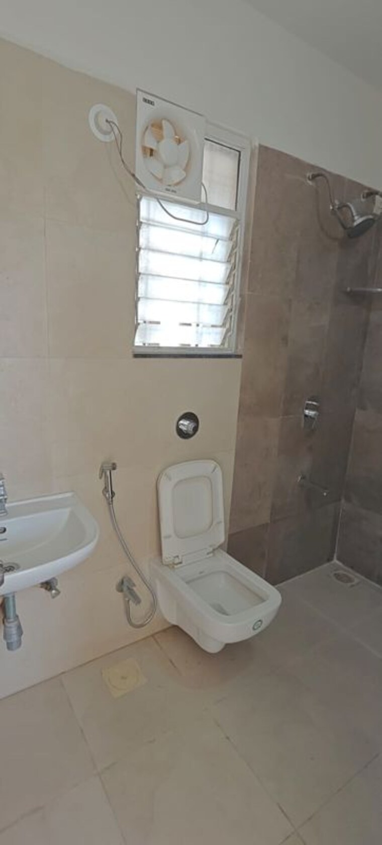 Bathroom, kamgar putala vasahat 2 Bedroom 750 Sq.Ft. Apartment In Kamgar Putala Vasahat Pune 10394551