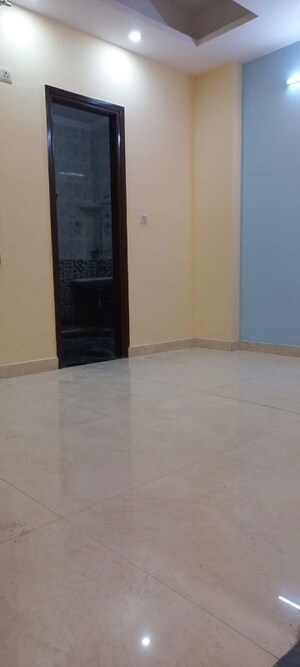Room in 2 BHK Builder Floor at Uma Apartments Vaishali, Vaishali Sector 9 – for Rent