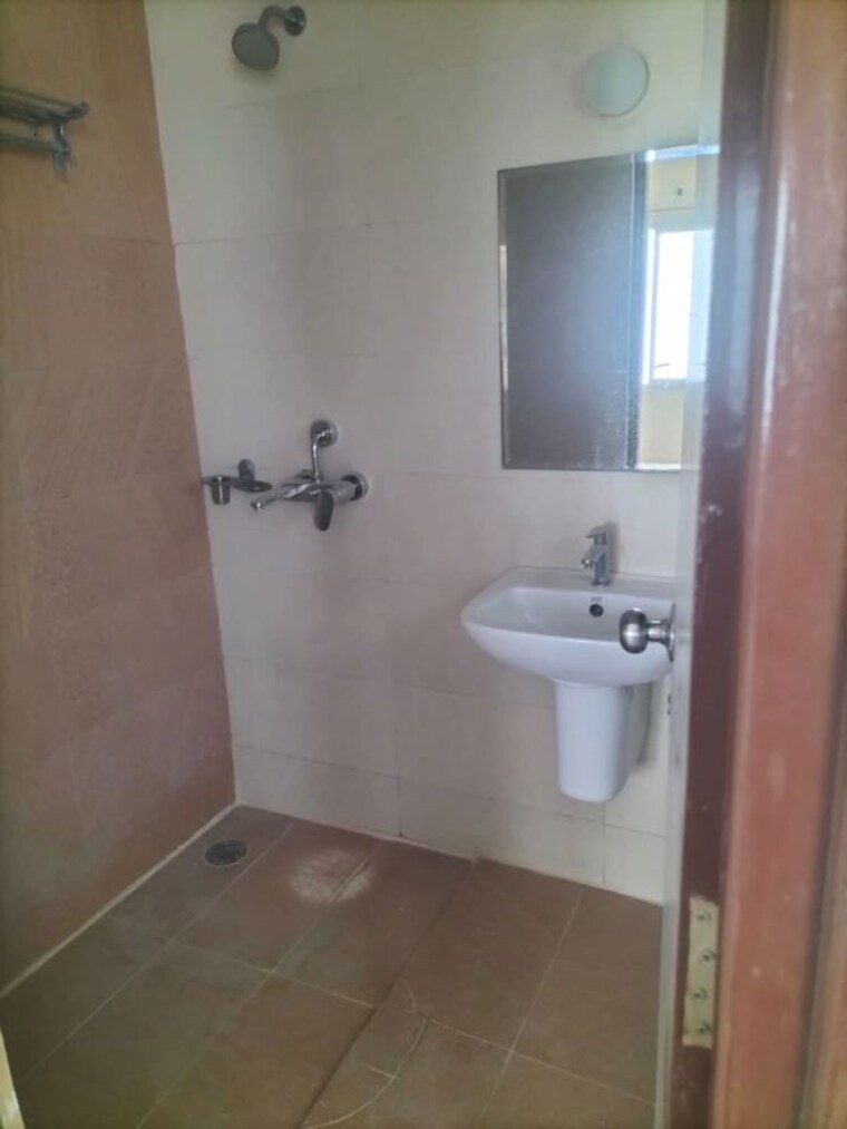 Bathroom, hallmark-homes 3 Bedroom 2100 Sq.Ft. Apartment In Manikonda Hyderabad 10394597