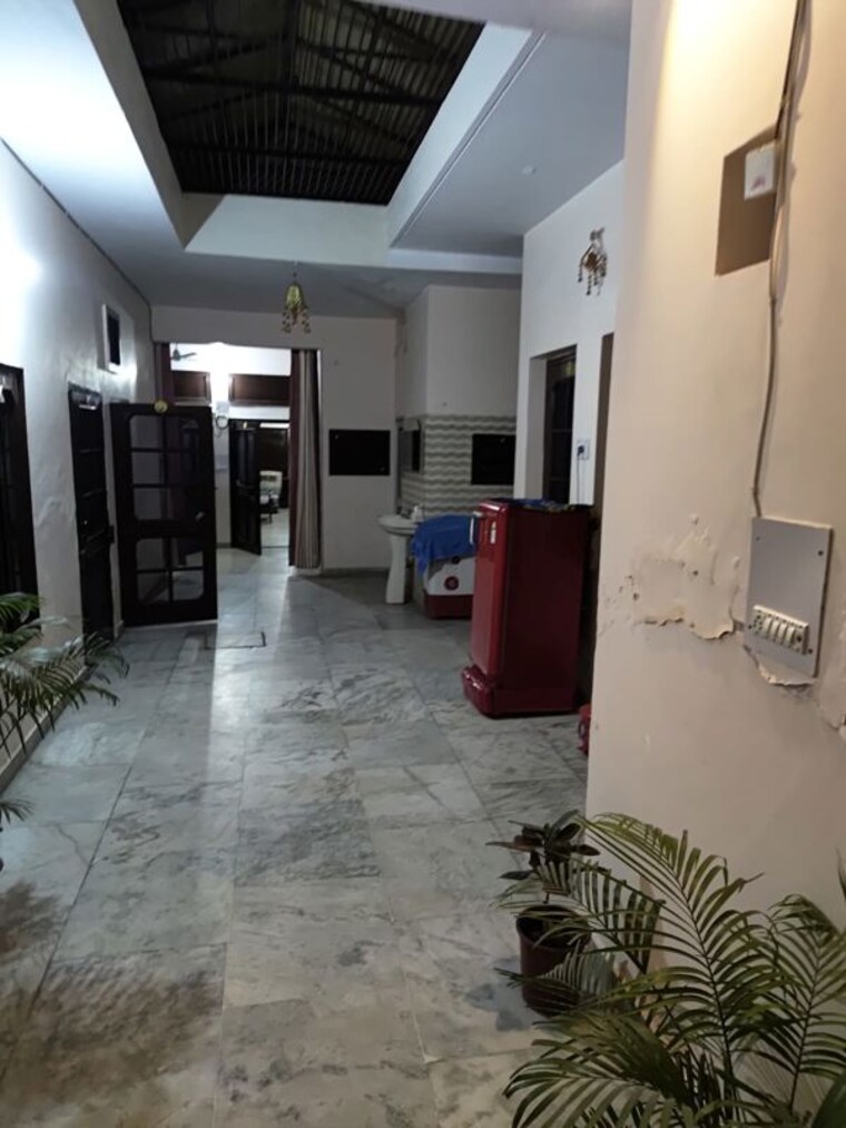  Parking, kharar mohali road 6+ Bedroom 275 Sq.Yd. Independent House In Kharar Mohali Road Kharar 10394596