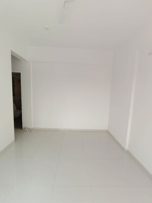 Room in 2 BHK Apartment at Runwal The Central Park, Chinchwad – for Rent