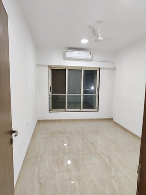 4 BHK Apartment – Entrance View at Sanjeev Enclave, Andheri West - for Sale