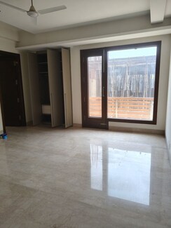 5 BHK + Pooja Room,Servant Room,Study Room,Extra Room Builder Floor For Sale in Greater Kailash II