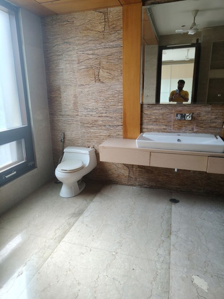 Attached Bathroom, greater kailash ii 5 Bedroom 4500 Sq.Ft. Builder Floor In Greater Kailash ii Delhi 10394618