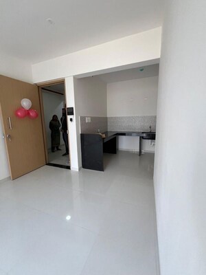 Room in 2.5 BHK Apartment at Godrej Park Greens, Mamurdi – for Rent