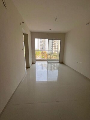 Room in 2.5 BHK Apartment at Godrej Park Greens, Mamurdi – for Rent