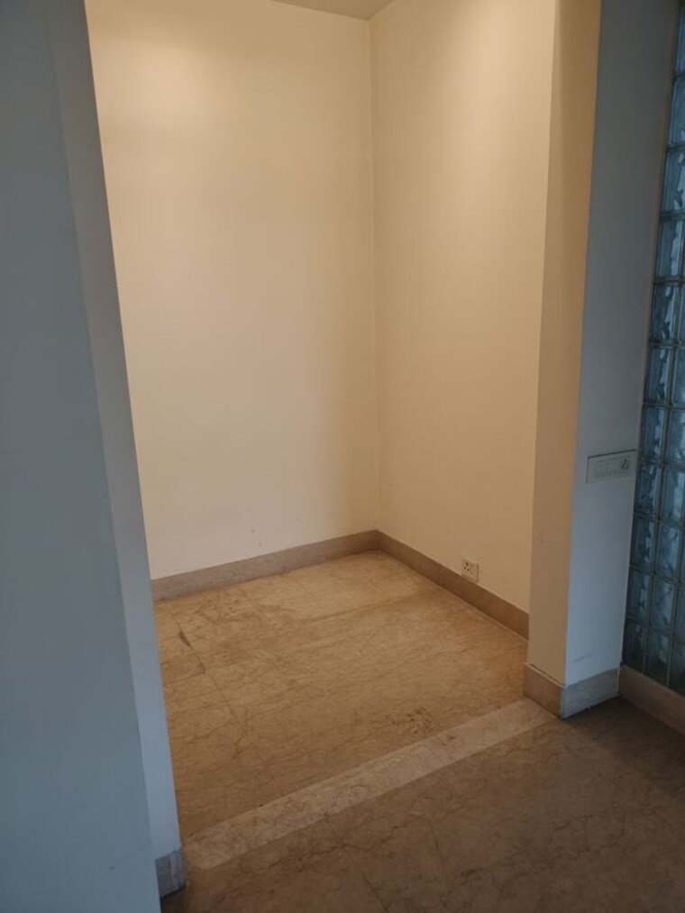 Room, greater kailash ii 6 Bedroom 4500 Sq.Ft. Builder Floor In Greater Kailash ii Delhi 10394647