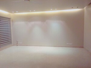 Room in 4 BHK Builder Floor at Hauz Khas – for Rent