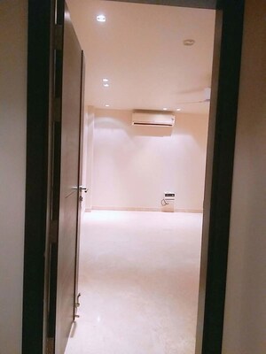 4 BHK Builder Floor – Entrance View at Hauz Khas - for Rent