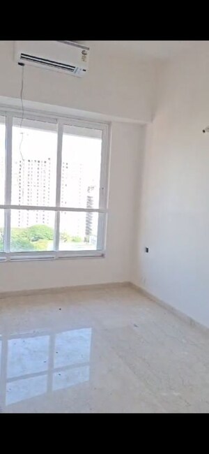 Room in 3 BHK Apartment at Kalpataru Radiance, Goregaon West – for Sale