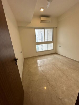 Room in 3 BHK Apartment at Omkar Alta Monte, Malad East – for Rent