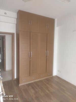 Room in 3 BHK Apartment at Ardee City Palm Grove Heights, Sector 52 – for Sale