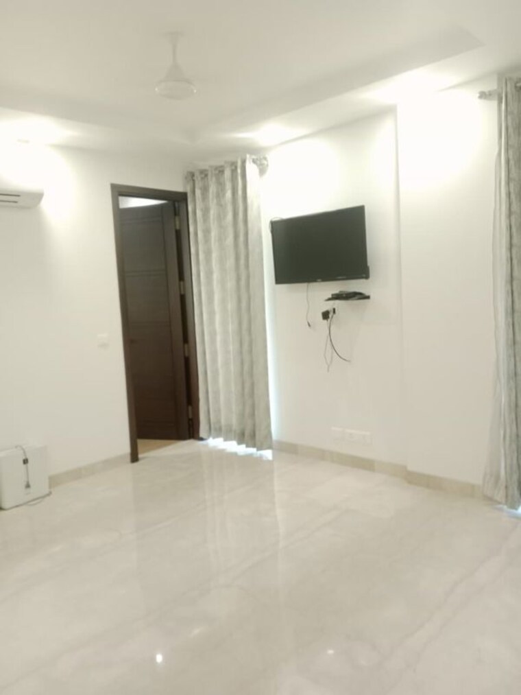 Room, green park extension 4 Bedroom 3000 Sq.Ft. Builder Floor In Green Park Extension Delhi 10394772