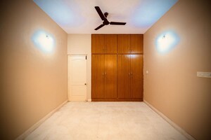 Room in 4 BHK Independent House at Singanhalli Enclave, Bommanahalli – for Sale