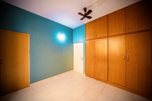 Room in 4 BHK Independent House at Singanhalli Enclave, Bommanahalli – for Sale