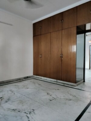 Room in 3 BHK Apartment at Vasant Kunj – for Rent