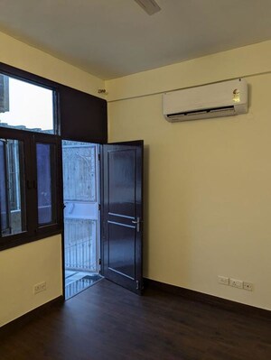 Room in 3 BHK Builder Floor at Sushant Lok Iii – for Sale
