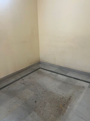 Room in 2 BHK Builder Floor at Vikas Puri – for Rent
