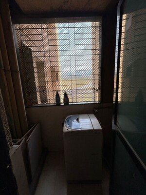 Furnished Amenities in 3 BHK Apartment at K Raheja Heights, Malad East – for Rent