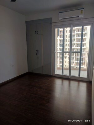 Room in 3 BHK Apartment at ATS Nobility, Sector 4 Greater Noida – for Sale