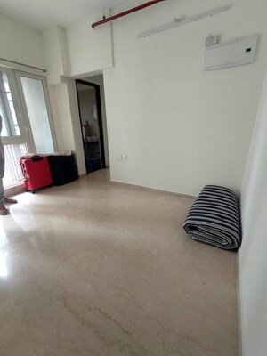 Room in 1 BHK Apartment at Omkar Signet, Malad East – for Rent