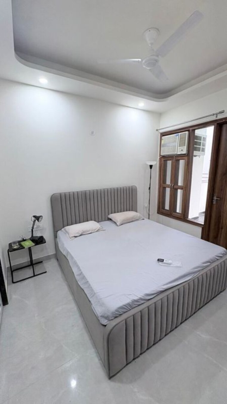 Bedroom, sector 55 1 Bedroom 1250 Sq.Ft. Builder Floor In Sector 55 Gurgaon 10394910