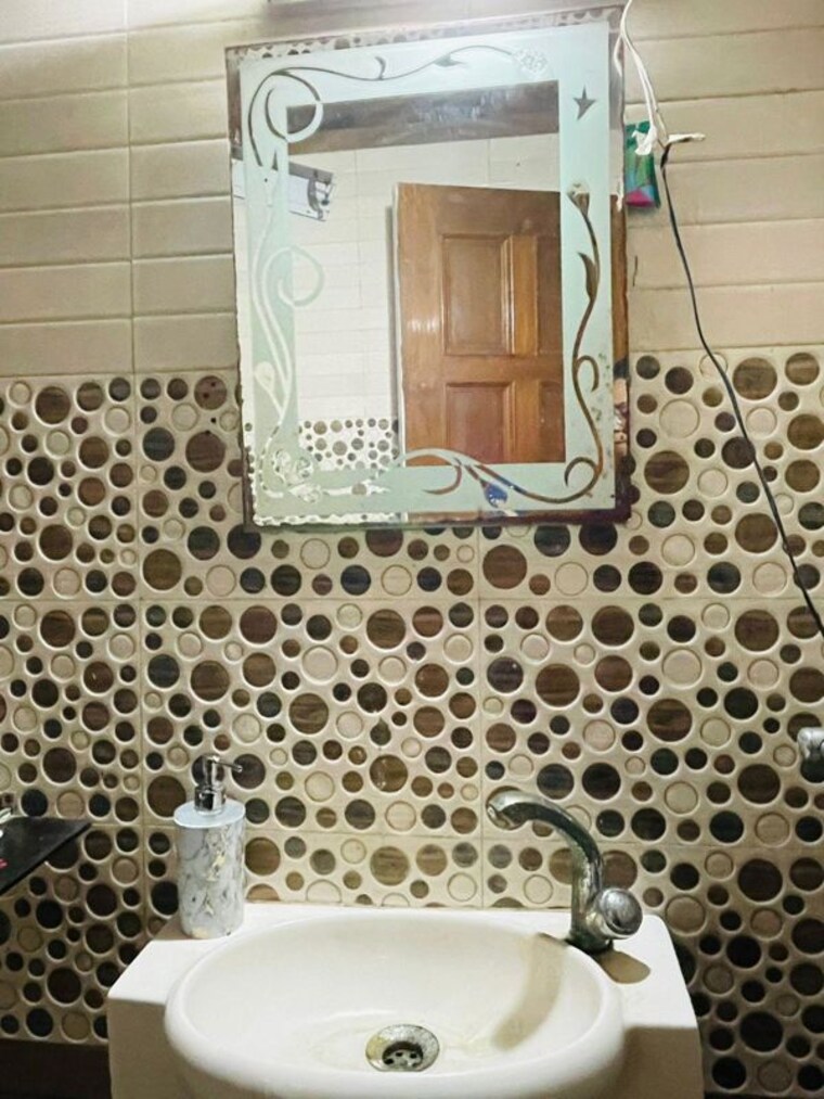 Bathroom, migsun-alpha-central 3 Bedroom 120 Sq.Ft. Builder Floor In Alpha Ii Greater Noida Greater Noida 10394913