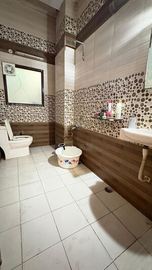 Team Area in 3 BHK Builder Floor at Migsun Alpha Central, Alpha Ii Greater Noida – for Rent