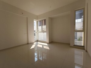 Room in 2 BHK Apartment at K Raheja Amaryllis Viva, Pirangut – for Rent