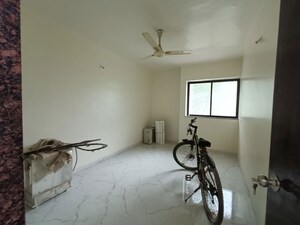 Room in 2 BHK Apartment at Agrawal Garden, Hadapsar – for Rent