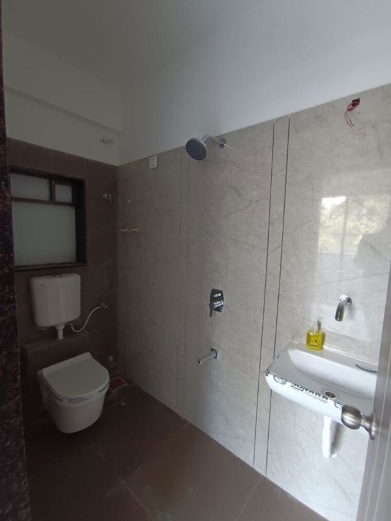 Bathroom, mega-pearl 1 Bedroom 463 Sq.Ft. Apartment In Titwala Thane 10394893