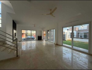 Room in 3 BHK Villa at Sterling Villa Grande, Whitefield – for Rent