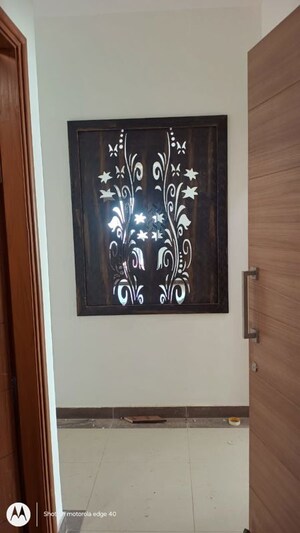 Furnished Amenities in 4 BHK Apartment at Ninex City, Sector 76 – for Rent