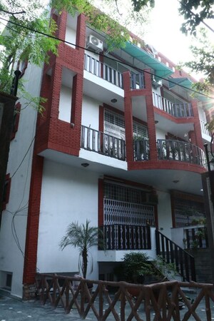 4 BHK Builder Floor – Exterior View View at Dlf Phase ii - for Rent