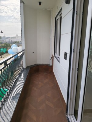 Balcony in 2 BHK Builder Floor at Sector 42 – for Rent