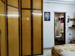 Furnished Amenities in 2 BHK Apartment at Everest Cleopatra, Vile Parle East – for Rent
