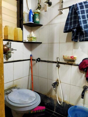 Bathroom in 2 BHK Apartment at Everest Cleopatra, Vile Parle East – for Rent