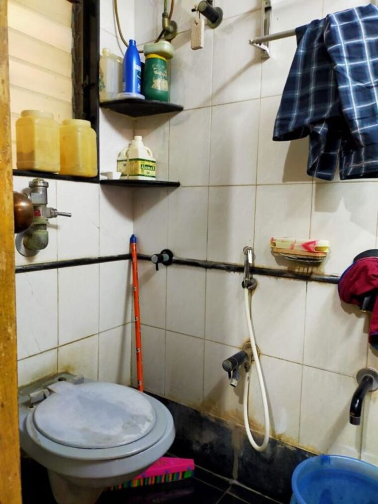 Bathroom, everest-cleopatra 2 Bedroom 750 Sq.Ft. Apartment In Vile Parle East Mumbai 10395074