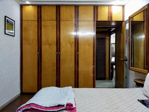 Bedroom in 2 BHK Apartment at Everest Cleopatra, Vile Parle East – for Rent